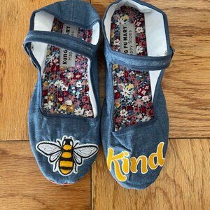 Kung Fu Mary Flats Chambray Bee Kind Size 40